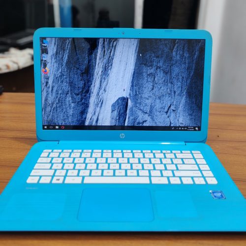 HP Stream 14 – Sleek & Lightweight Budget Laptop, Intel Celeron N3060,RAM: 4GB DDR3,Storage: 32GB SanDisk SSD + 64GB External Memory Card